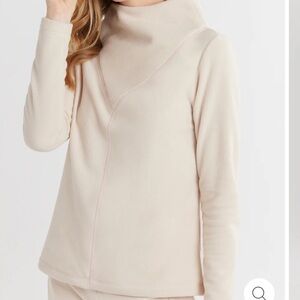 Dudley Stephen’s Carroll Street Turtleneck NWT size Medium Color Oatmeal